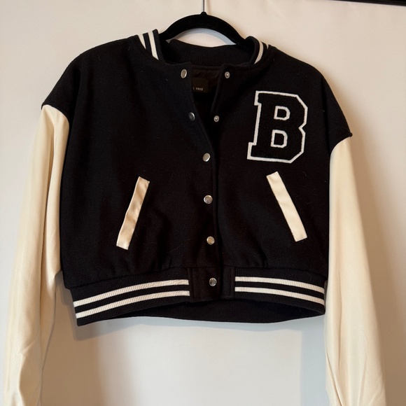 NWOT Black and White Letterman Jacket Letter B Size Medium - Picture 1 of 3